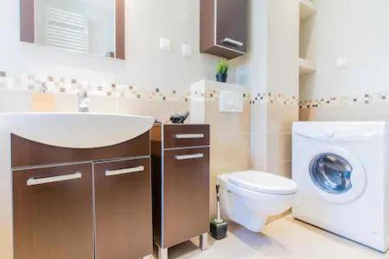 Comfy And Bright - Old Town Apartment Krakow Luaran gambar
